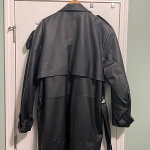 Trench leather coat.